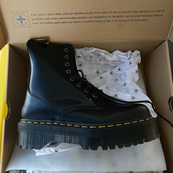 Dr. Martens Shoes - Jadon platform lace boot